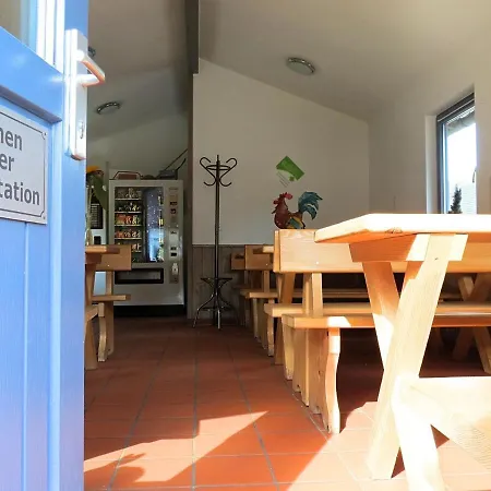 Charmante Mit Eigener Terrasse *