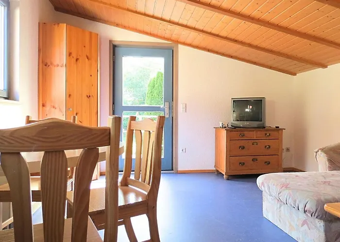 Charmante Mit Eigener Terrasse *